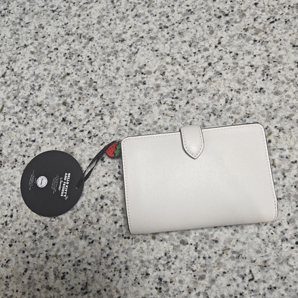 Hello Kitty And Friends X Kate Spade New York Medium Bifold Wallet - Picture 3 of 8